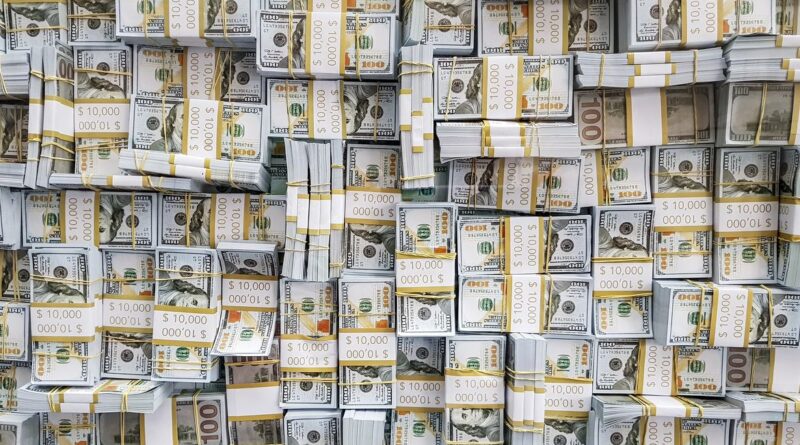 Dólar sobe a R$ 5,193 e Bolsa cai com pressão externa