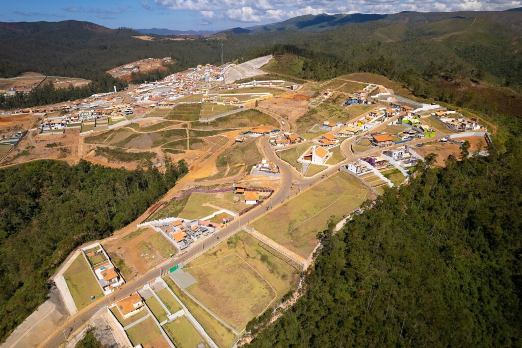 O candidato defendeu investimentos para facilitar o escoamento da produção agrícola e mineral de Minas Gerais.