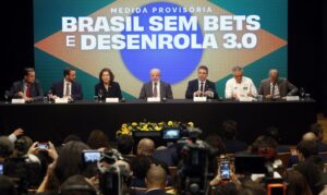 Lula assina MP que cria nova fase do Desenrola para dívidas de até R$ 10 mil