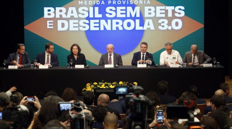 Lula assina MP que cria nova fase do Desenrola para dívidas de até R$ 10 mil
