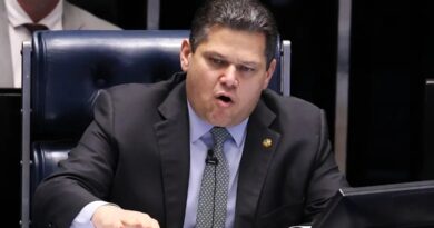 Alcolumbre anuncia promulgação do fim da escala 6x1 nesta sexta
