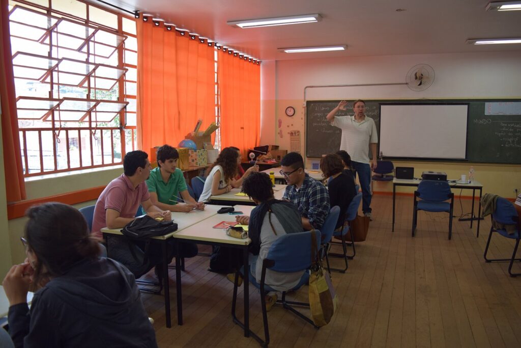 Financiamento da educação: artigo cobra foco na aprendizagem