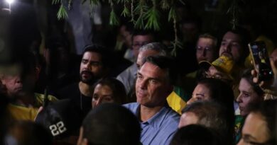 Flávio Bolsonaro condiciona abertura de sigilos a Lula