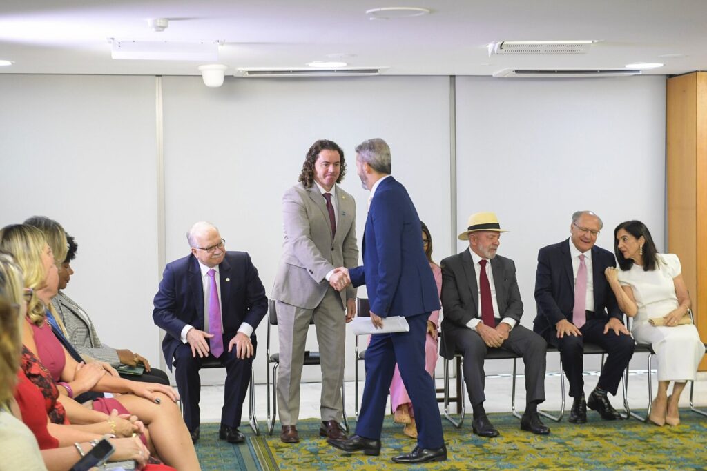 Leandro Grass: número na urna para governador do DF em 2026 é 13