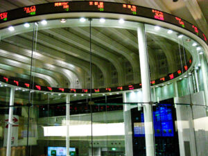 Mercado financeiro: por que eleições mexem com bolsa e juros