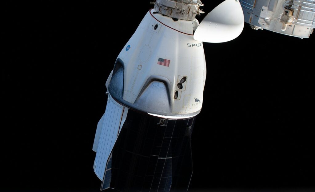 A cápsula Dragon transportou os experimentos até a Estação Espacial Internacional.